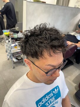 グルーマーズトウキョウ(GROOMER/S TOKYO) 神保町無造作パーマブルーブラック韓国マッシュスペインカール