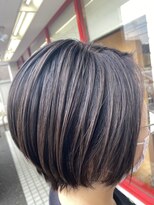 ヒップス(Hip★s) 艶カラーで透明感とうるツヤを実現。毎日のスタイリングを楽しむ