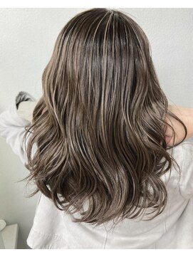 ヴィフ 大船(VIF) バレイヤージュ/ハイライト/ダブルカラー/ケアブリーチ/ボブ