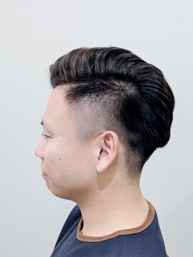 夜髪 アシンメトリーがカッコ良い。ワイルドツーブロック