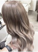 巻き髪レイヤーカットミルクティーベージュ