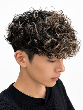 ノイセルヘアー(Noisyle Men's hair) リバースセンターパート/ニュアンスパーマ/ダウンバング/MEN'S