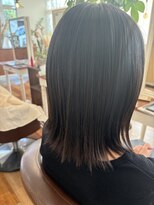 コナ(CONA)&nbsp;肩下ボブ