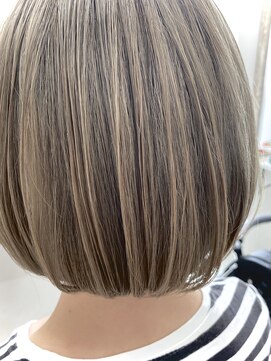 トリコ ヘア デザイン(Trico Hair Design) ミルクティーベージュ