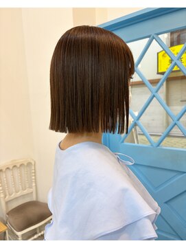エフ ヘアーアンドリラクゼーション(F. hair & relaxation) 切りっぱなしボブ