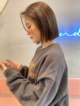 ロンドポレール 北千住(Lond polaire) 【伊勢】切りっぱなしボブ×シアベージュ