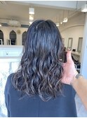 セミロング×ゆるめパーマ