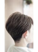 グレイカラーのハンサムショート