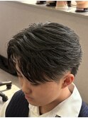 くせ毛を活かしたフェザーパーマ風