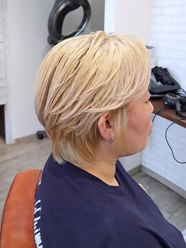 ヘアーサロン カヴィエ(hair salon covie) レディースベリーショート　括れショート　ブリーチカラー
