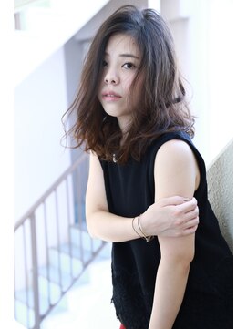 ヌーム 塚本店(NOOM) 前髪長めのロブHAIR毛先のくせっぽカールのウェーブミディ