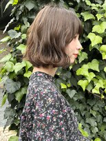 ルティア(Lutia) 切りっぱなしボブ アッシュブラウン