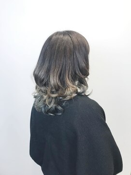 アヤナ バイ アヤラ(ayana by ayala) グラデーションインナーカラー〈浦安 美容室〉