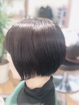 ヘアーアンドスパ ロココ(HAIR&SPA ROCOCO) 前下がりショートボブ