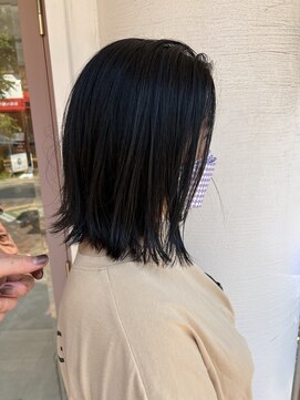 プツっとミディボブ×ダークネイビー