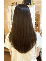 ヘアー リーフ(Hair Leaf) 自然な感じに見えるストレート【髪質改善ふわのびストレート】