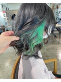 グリーンのイヤリングカラー