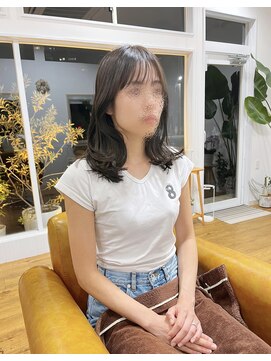 コムヘアー(COM HAIR) ロングレイヤー。バイオレットアッシュ。