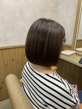 オト(Oto) ぱっつんボブ