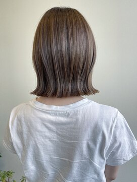アヴァンセ サニー美容室 切りっぱなしボブ/オリーブベージュ
