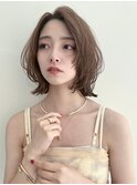 インナーカラーベージュ外ハネミディアムボブ10代20代30代