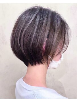 スノッブエンバンプ(snob enVAmp) 【京都三条四条河原町】ショートボブ【似合わせカット】