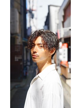 ゴート(GOATO) ツイストスパイラルパーマ センターパート 鹿児島メンズ