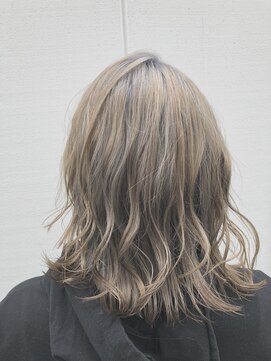 ルーファス 恵比寿 渋谷(Ruufus) ハイトーンミディアムレイヤースタイル【Ruufus恵比寿渋谷】