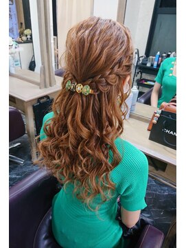 エヌエービー 池袋店(N.A.B.) ハーフアップ