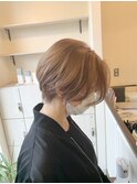 ショートボブ×ベージュ