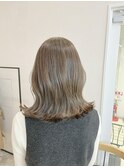 明るめベージュ