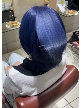 マーレ(MARLE./) ツヤ感たっぷりのブルーカラー