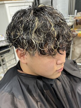 バイフィフス 原宿/表参道(by fifth) メンズ束感波巻きスパイラルパーマツイストスパイラルパーマ原宿