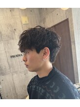 Productionsが得意とする《波巻き、シャドウパーマ》と《ツイストスパイラルパーマ》そのデザインをご紹介