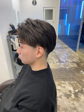 ザデイトウキョウ 表参道 青山(THE DAY TOKYO) 7:3テーパーフェードショート