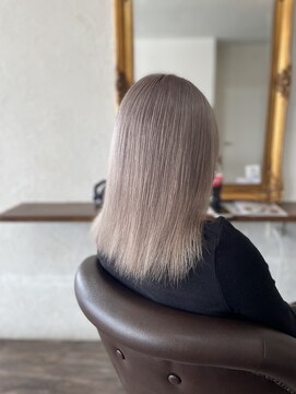 フリーク 石岡店(FREAK) 全頭ブリーチ【ミルクティー系】