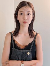 ユー(yew) ミディアムレイヤー/ウルフレイヤーカット/顔まわりカット