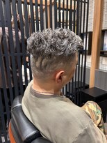 スカイ ビューレックス 丸の内店&nbsp;震災刈りフェードカット刈り上げショートパーマ