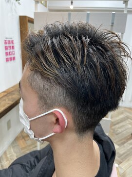 クート(ku-to) 2ブロックの短め刈り上げ×ハイライトで◎ヘッドスパもオススメ