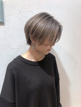 ティティ(TiTi) 大人かわいいハンサムショートヘア[TiTi_栗林れい]