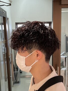 コワファーストナガサキシャンプーボーイ(COIFF1RST NAGASAKI SHAMPOO BOY) 波巻きパーマ　長崎　浜の町