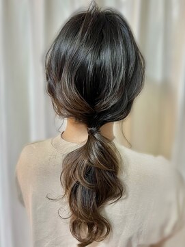 ミテ(MiTe) アレンジヘアセット　ポニーテール　お呼ばれヘア　二次会ヘア