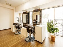 ウェーブ(WAVE)の雰囲気（セット面は２席ご用意がございます！お子様連でご来店可能です♪）