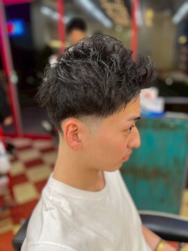 キングスマン トーキョー 国分寺(KINGSMAN TOKYO) テーパーフェード\ピンパーマ