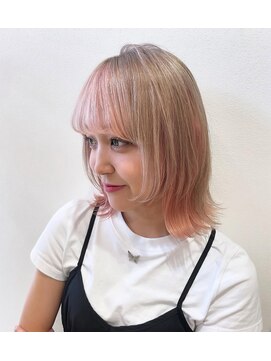 ロンド レア 天神大名店(Lond Le’a) ホワイトブロンド/外ハネボブ/美髪/ワイドバング/ブルーブラック