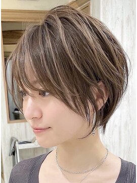 ヘアースパイス 大人女子ふんわりショート