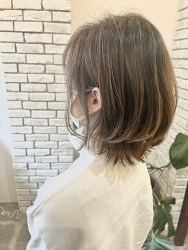 白髪ぼかしハイライト/ショートカット/40代50代/【北堀江】