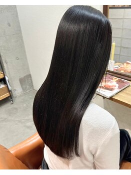 シロ(.siro)の写真/髪質やクセに合わせて薬剤を選定！あなたに合った施術をしてくれるから、自然なストレートが手に入ります♪
