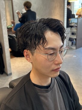 ザ クラン バイ ヘッドライト 仙台長町店(THE CLAN by HEADLIGHT) 【大人っぽく無造作】センターパート×ツイストスパイラル