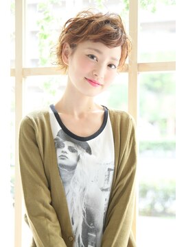 マドゥー(Madu) 【Madu】大人可愛いセミウェットベリーショート